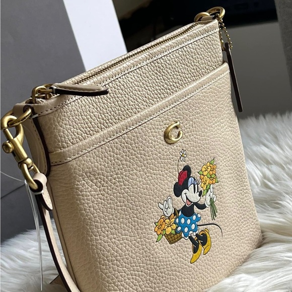 CH473 - Disney X Coach Kitt Messenger Crossbody in Regenerative Leather - Picture 3 of 12